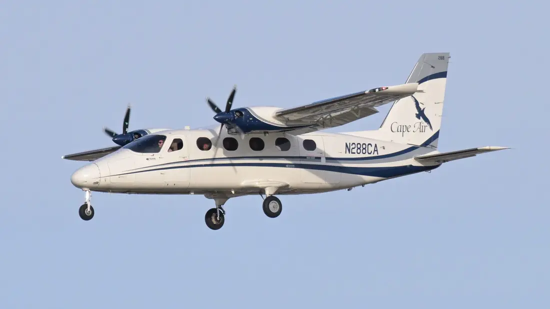 A Cape Air Tecnam P2012 Traveller on approach