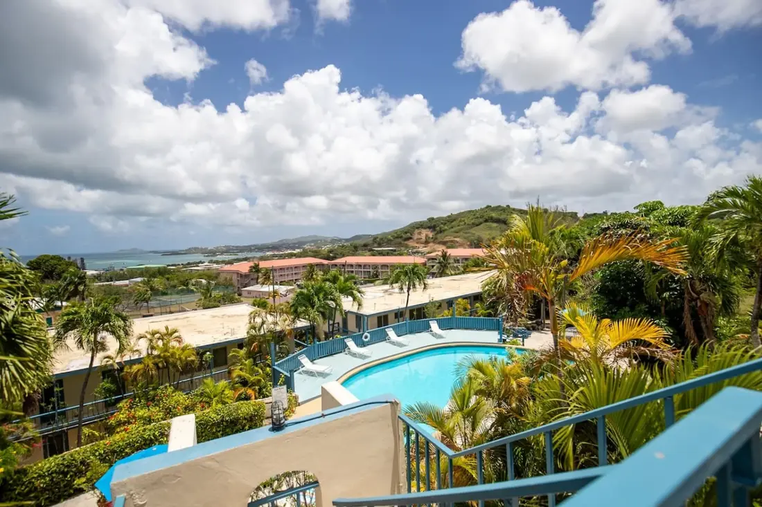 Caribbean Blue Hideaway, photo 3